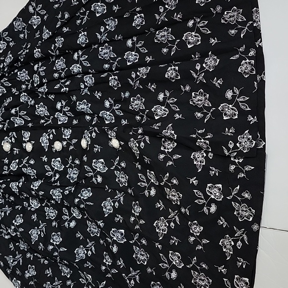PERI PETITES FLORAL PRINT BLACK  DRESS/SIZE  6 - Picture 13 of 17